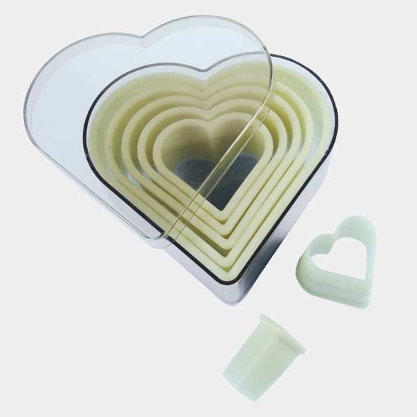 Heart-shaped cutters, 7-pack - de Buyer