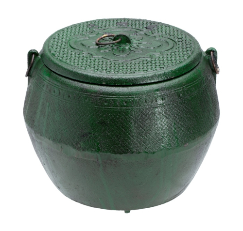 Containers for extinguishing and storing binchotan