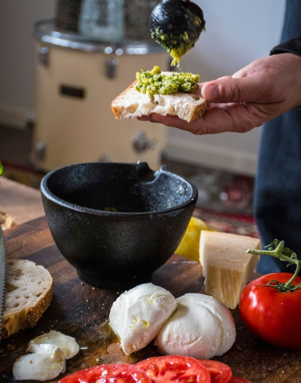 Mortar in cast iron 15.5 cm - Satake