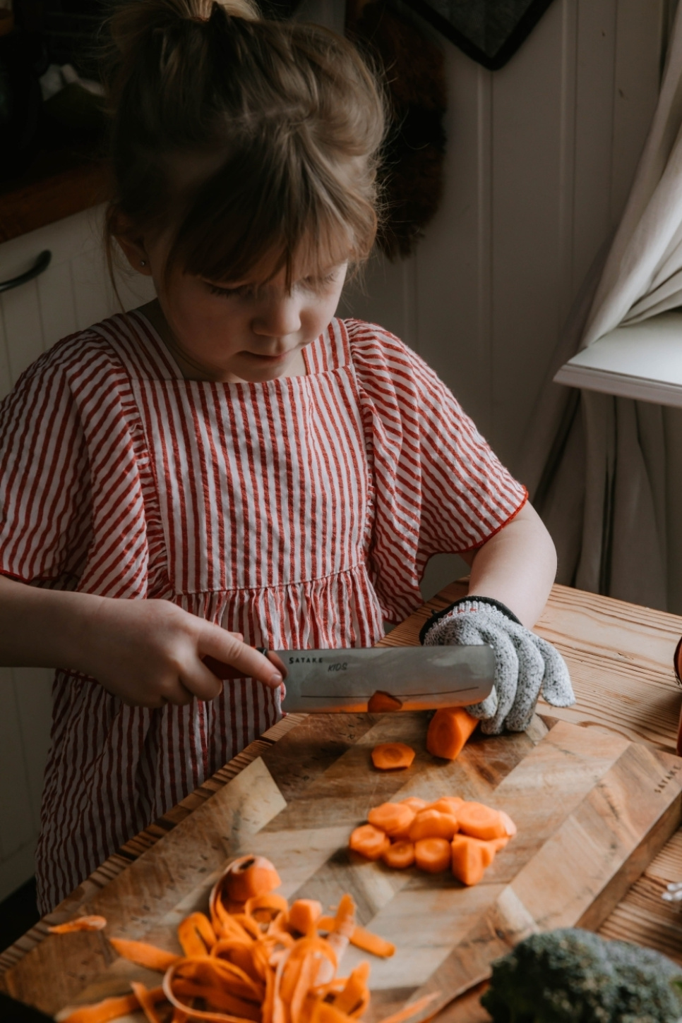 Children\'s knife with cut-resistant mitt - Satake