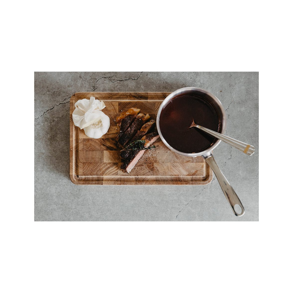 Oak wood cutting board with chute, 30x20x3 cm - Culimat