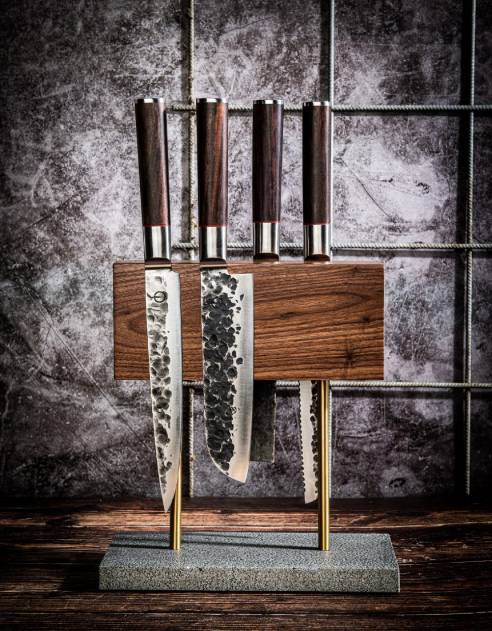 Magnetic walnut knife block - Style de Vie