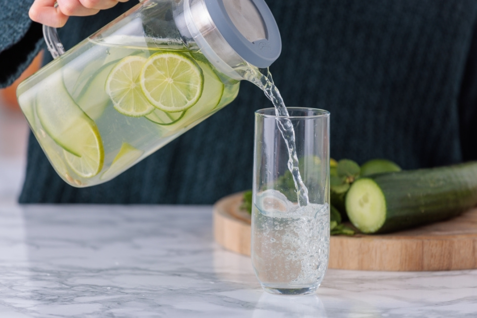 Water jug adapted for refrigerator door, Fresh - Kilner
