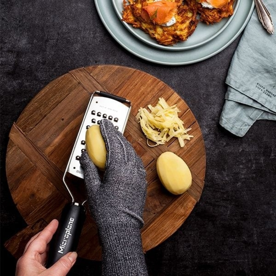 Protective glove for tearing and cutting - Microplane