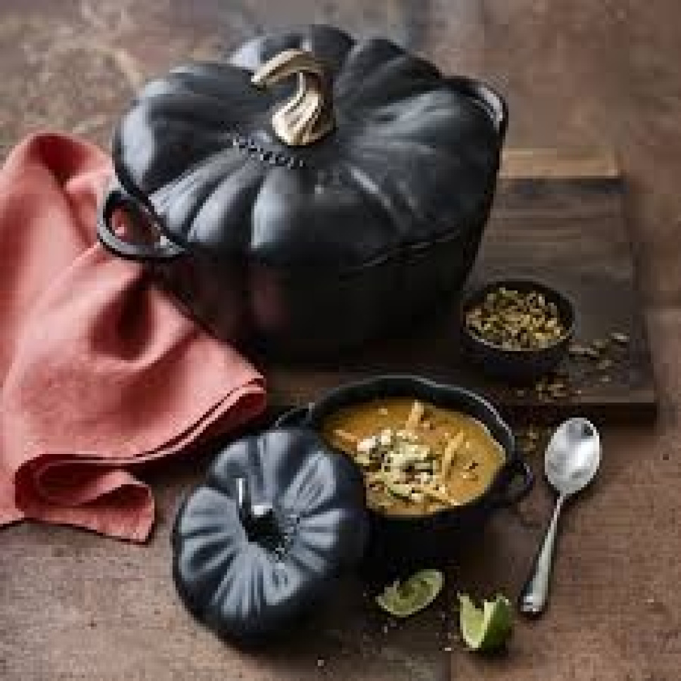 Pumpkin pan in cast iron with brass handle - Staub