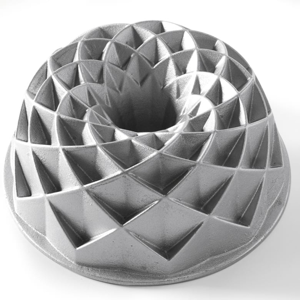 Baking tin Jubilee Bundt - Nordic Ware in the group Baking / Baking moulds / Cake tins at KitchenLab (1422-14036)