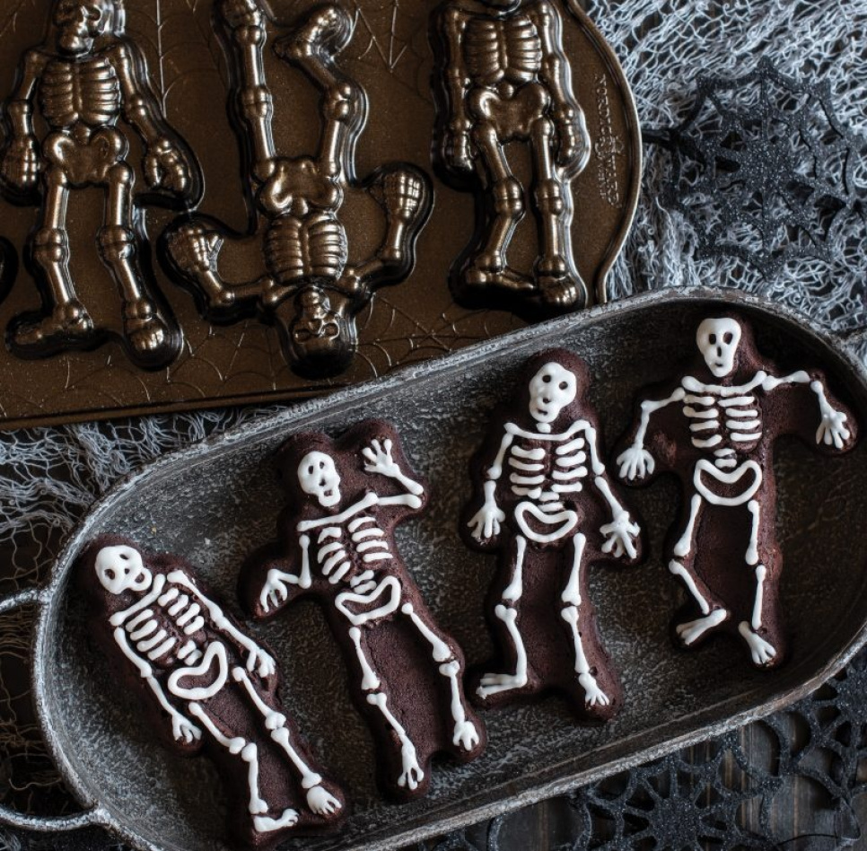 Baking tin, Spooky Skeleton Cakelet Pan - Nordic Ware