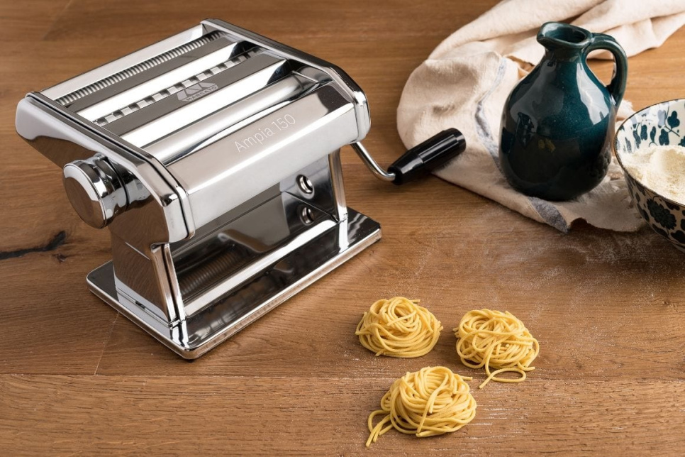 The Classic Italian Pasta Machine