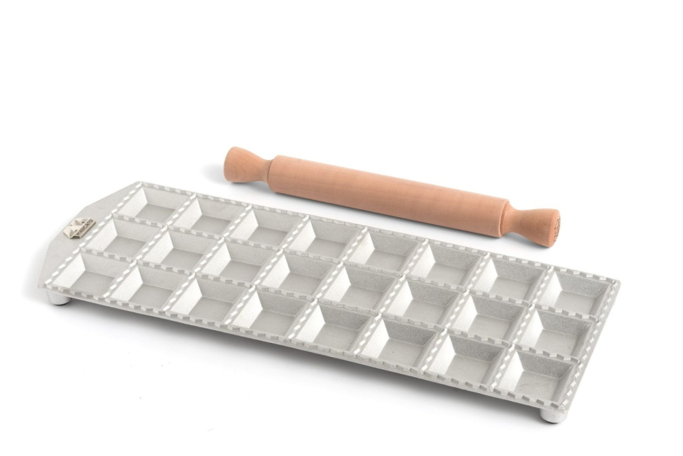 Ravioli plate, 24 large square Ravioli - Marcato in the group Kitchen appliances / Other kitchen appliances / Pasta machines at KitchenLab (1422-23820)