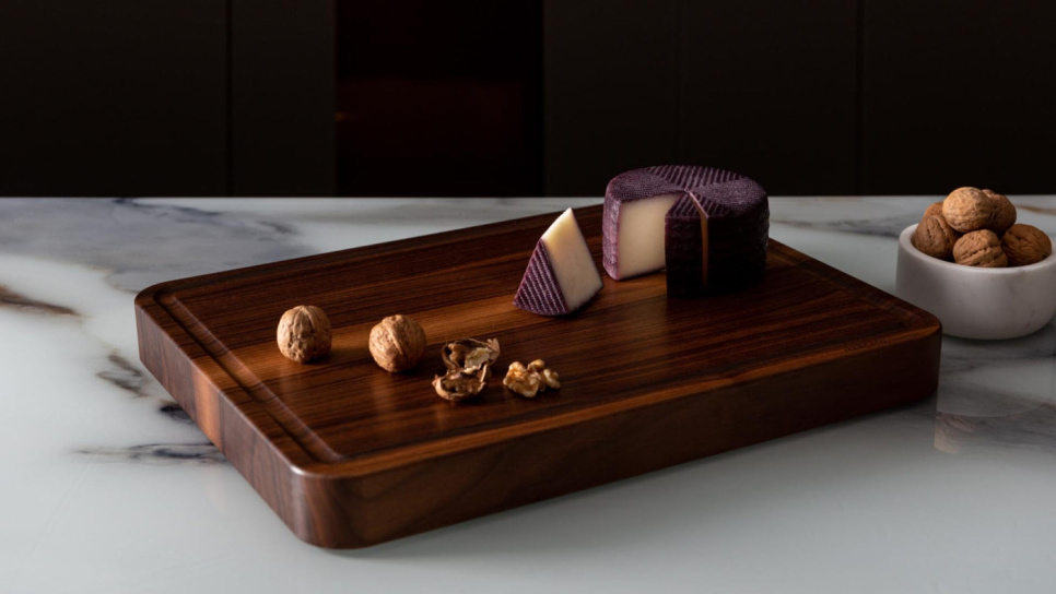 Walnut Cutting Board, Heritage - Marcato