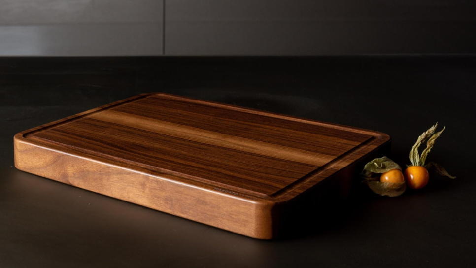 Walnut Cutting Board, Heritage - Marcato