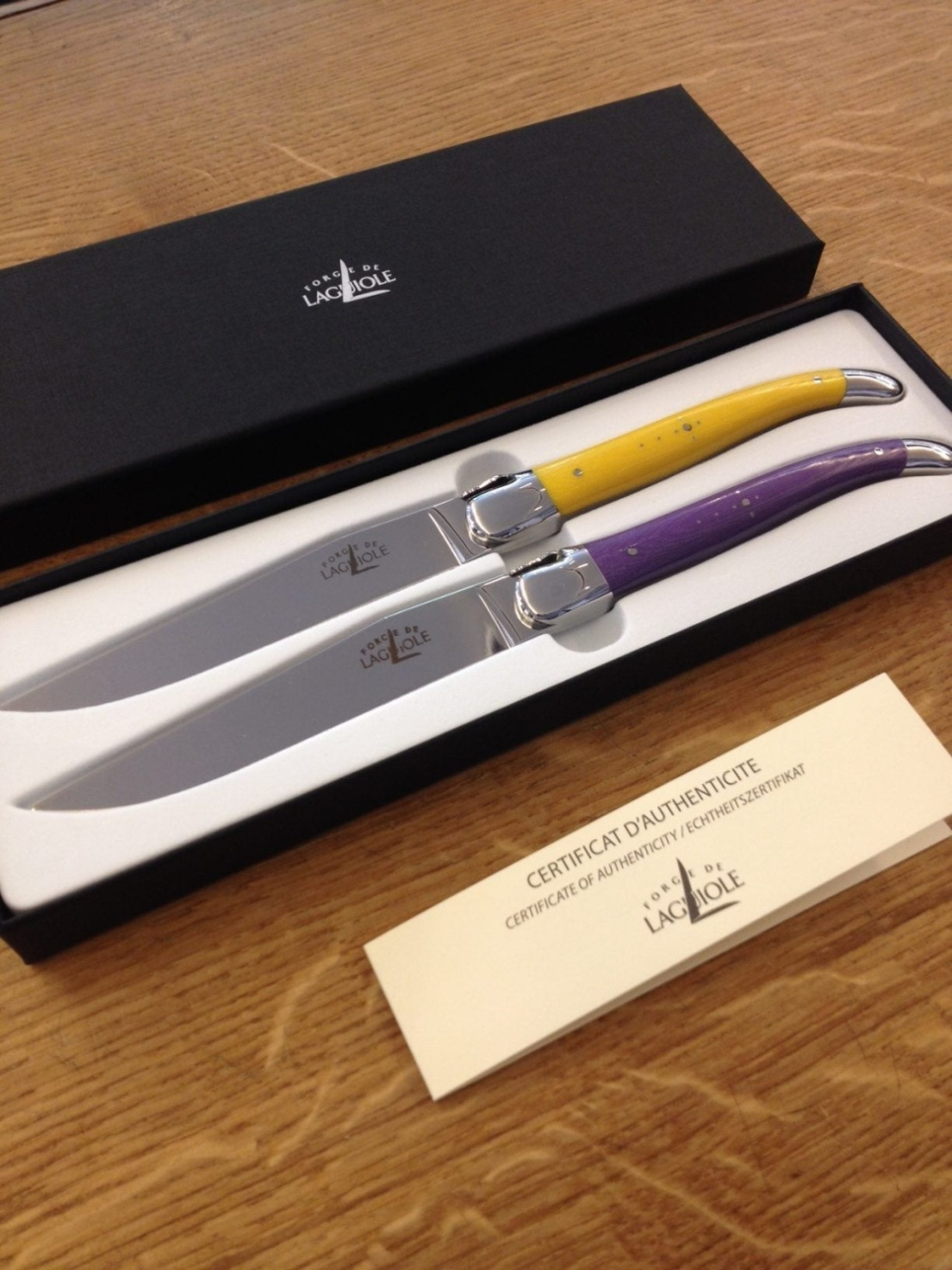 Set of 2 kitchen knives - Yellow and purple handle in the group Table setting / Cutlery / Knives at KitchenLab (1446-15866)