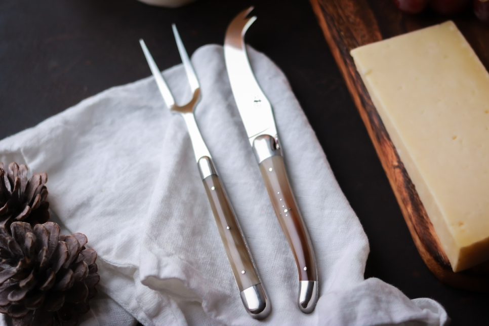 Cheese set, Bright horn handle, polished, Tradition - Forge de Laguiole