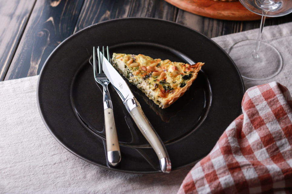 Six knives, Light Horn handle, polished, Tradition - Forge de Laguiole