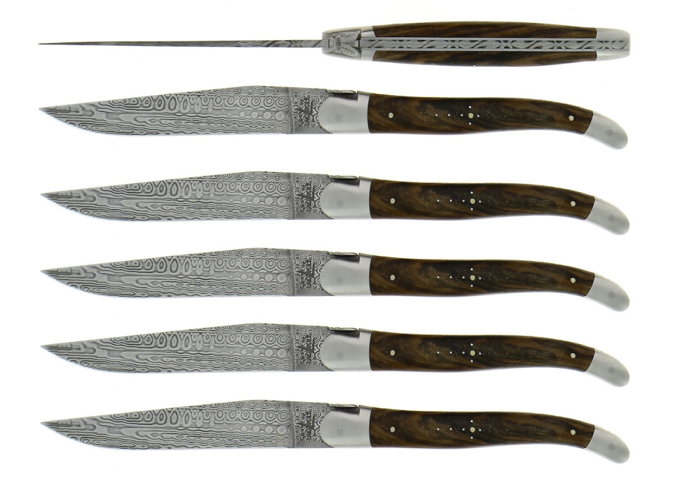 Six couteaux, manche en noyer, damas mat, Collection - Forge de Laguiole dans le groupe Arts de la table / Couverts / Couteaux l\'adresse The Kitchen Lab (1446-32920)