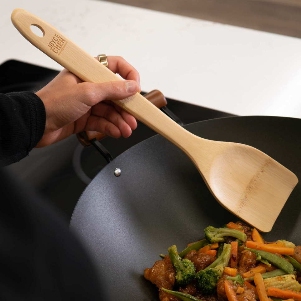 Stir-Fry Spatula in Polished Bamboo, 35 cm - Joyce Chen
