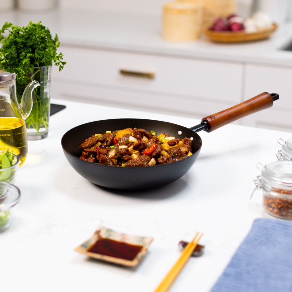 Stir Fry Pan in Carbon Steel, Pre-Seasoned - Joyce Chen