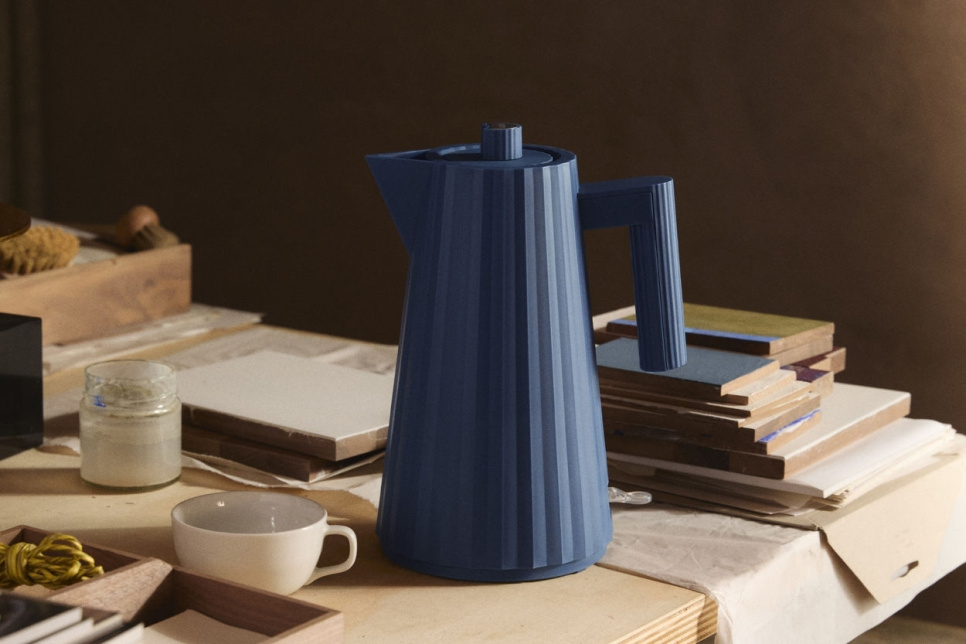 Kettle, Plissé, Blue - Alessi - 1.7 liters