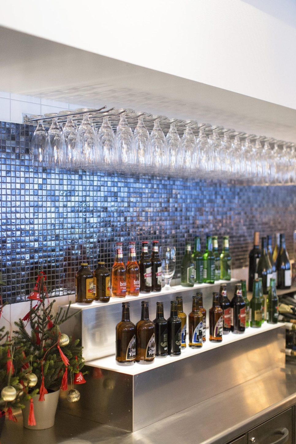 Glass hanger for wall mounting - Lido