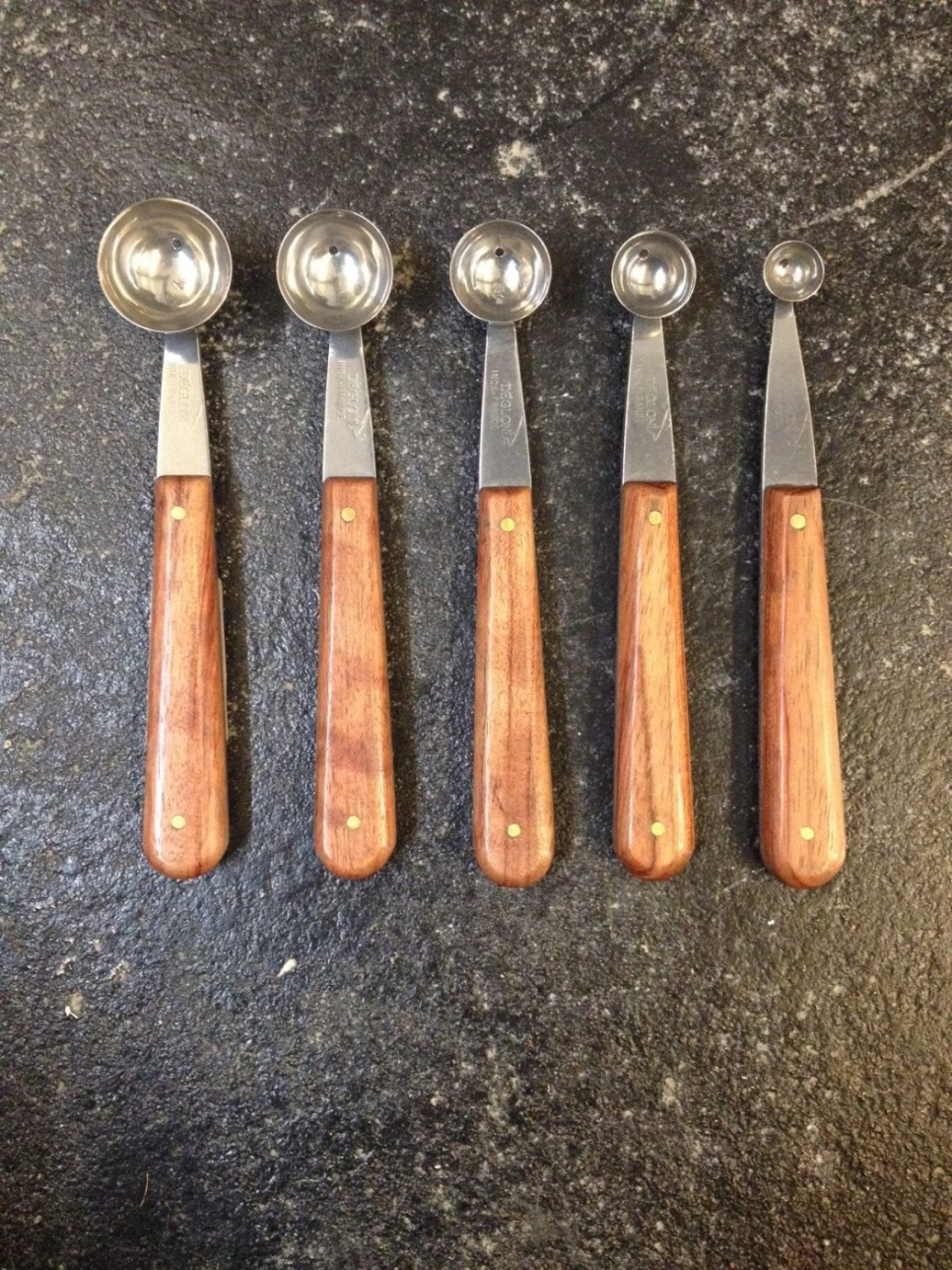 Ball iron 25mm, Rosewood handle - Déglon in the group Cooking / Kitchen utensils / Melon baller & quenelle spoons at KitchenLab (1525-14228)
