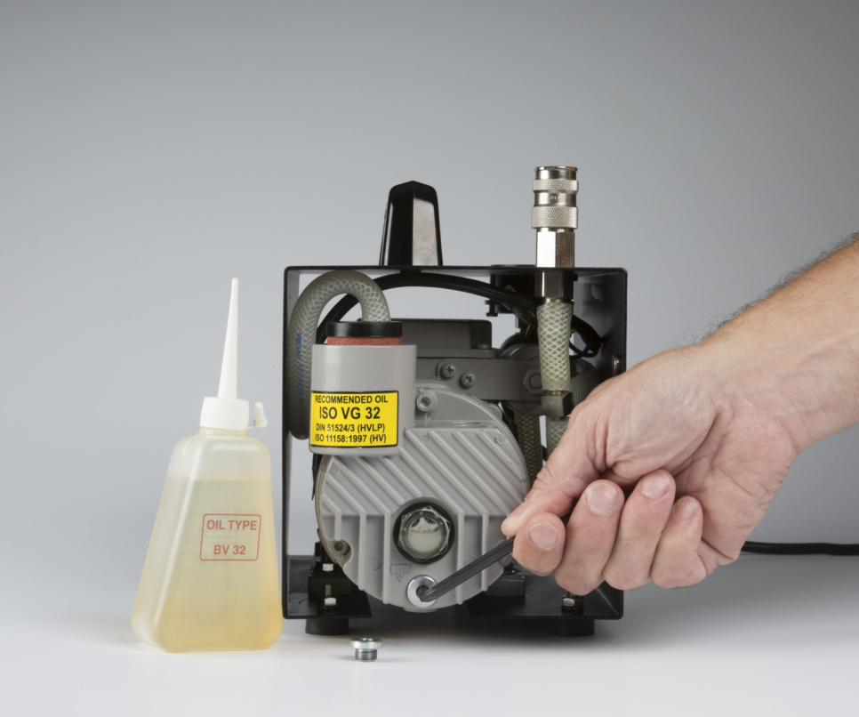 Huile pour pompe à vide - 100% Chef dans le groupe Électroménager / Autre Électroménager / Appareils de mise sous vide l\'adresse The Kitchen Lab (1532-28421)