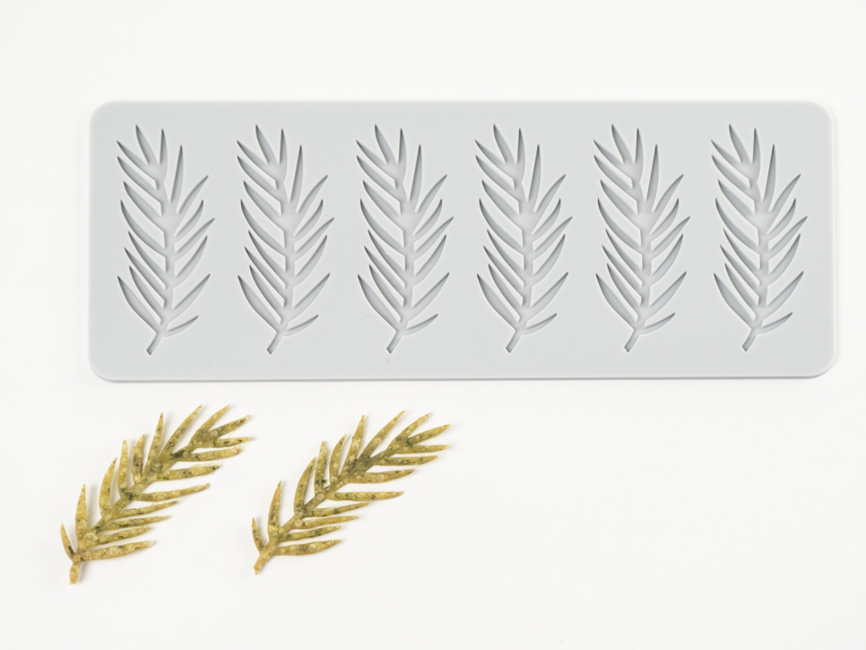 Silicone mould for Tuille, Fern - 100% Chef in the group Baking / Baking moulds / Silicone moulds at KitchenLab (1532-31062)