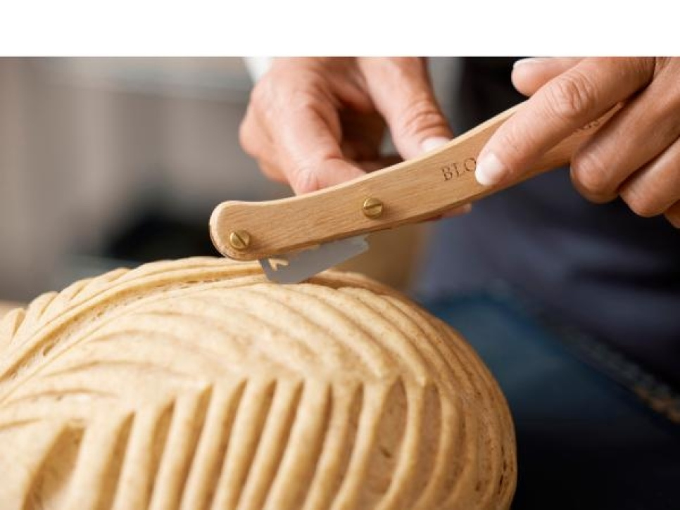 Dough cutter with wooden handle - Blomsterberg