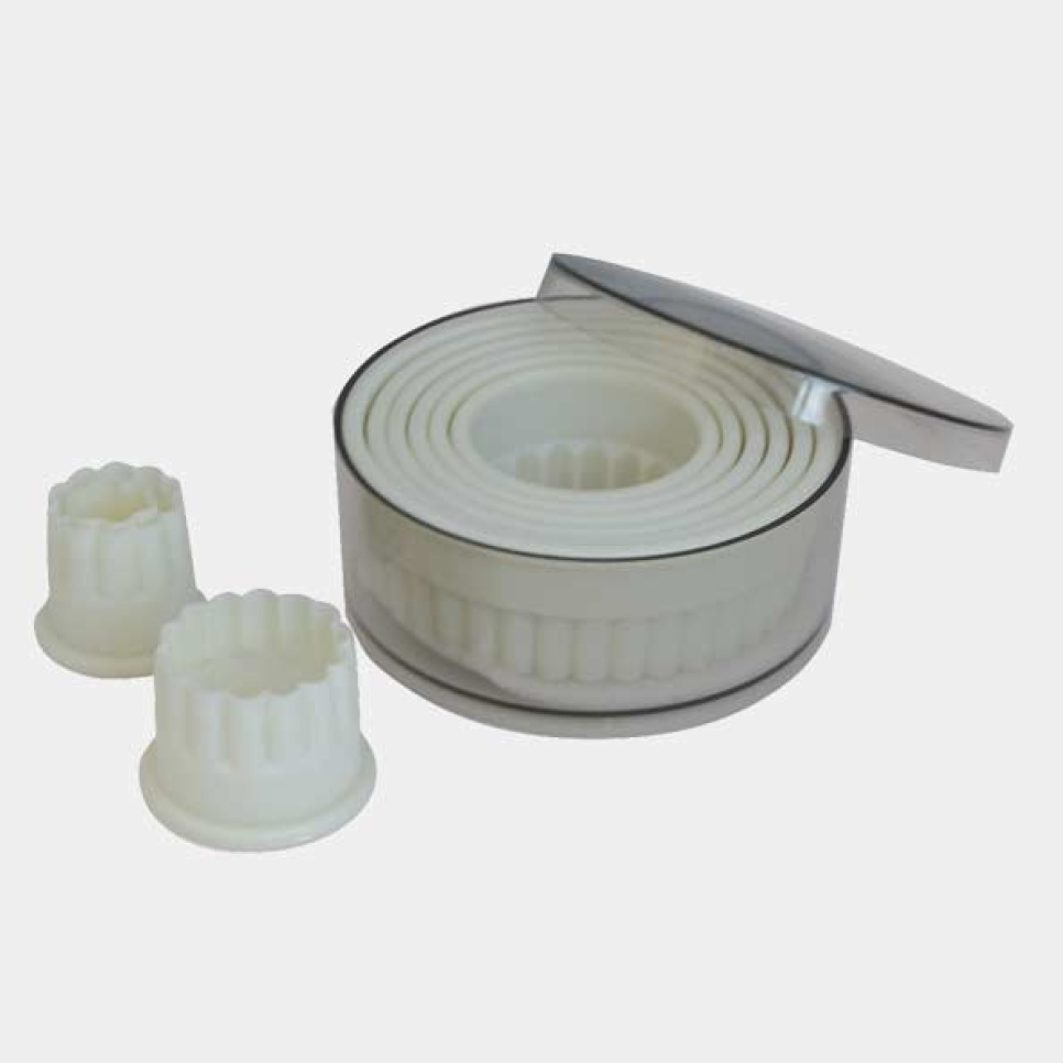 Round cutters, wavy edge, 9-pack - de Buyer in the group Baking / Baking utensils / Cutters & punch rings at KitchenLab (1602-15607)