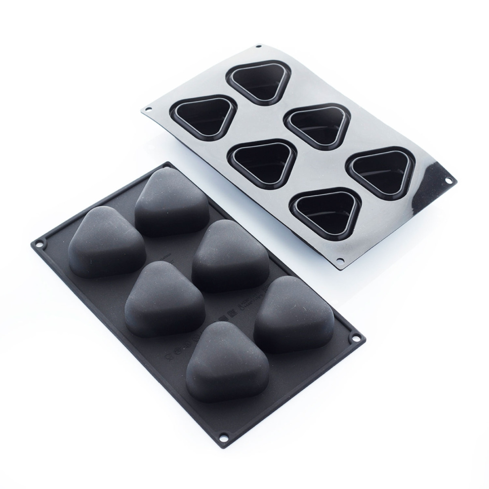 Silicone baking mould, Black, Triangle, 30SIL507 - Martellato in the group Baking / Baking moulds / Silicone moulds at KitchenLab (1710-29022)