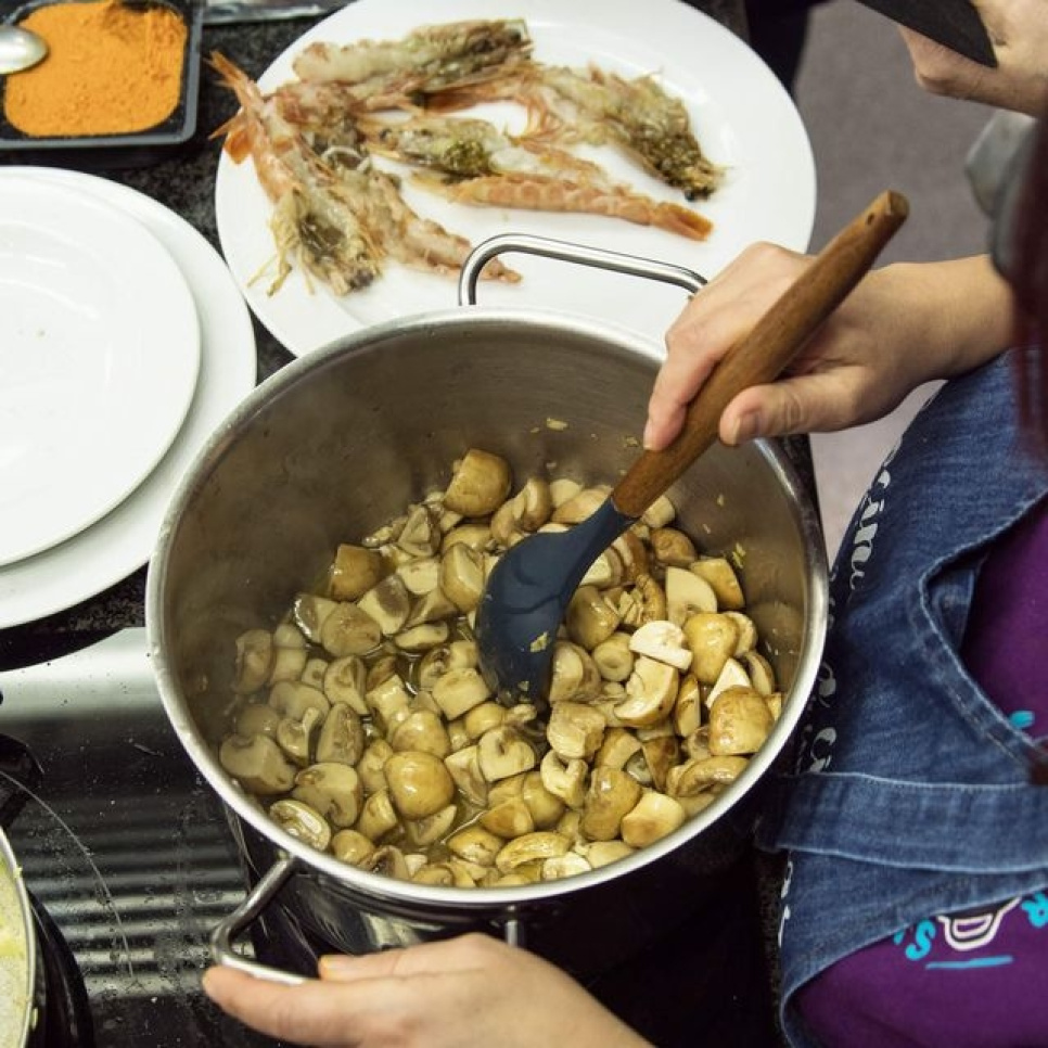 Serving spoon, 32 cm - 3 Claveles