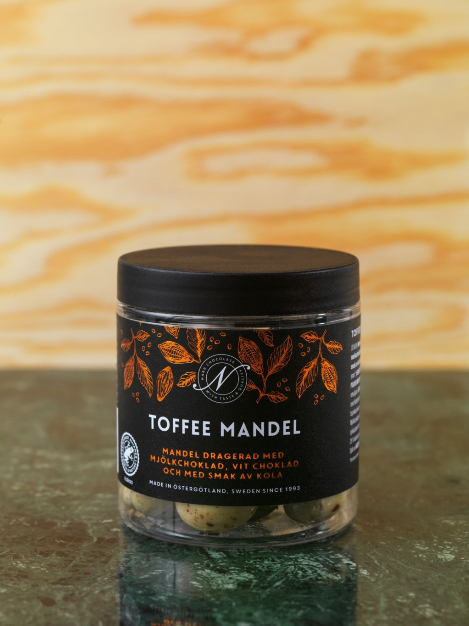 Toffee almond, 150g - Narr Chocolate in the group Cooking / Colonial at KitchenLab (2070-26796)