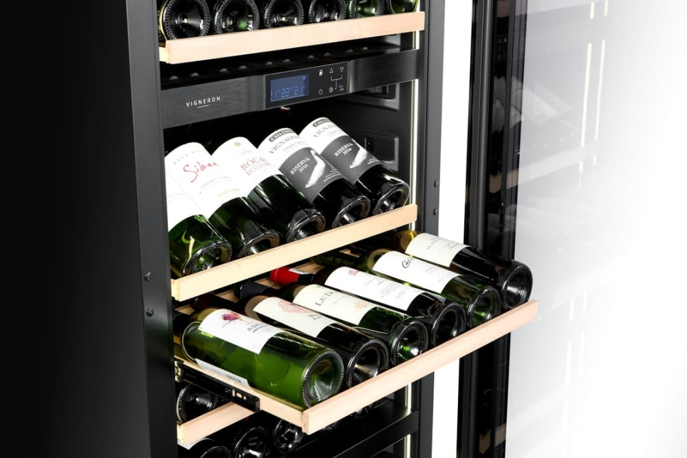 Wine cooler Kitchen Built-in 180, Triple zone, Black - Vigneron