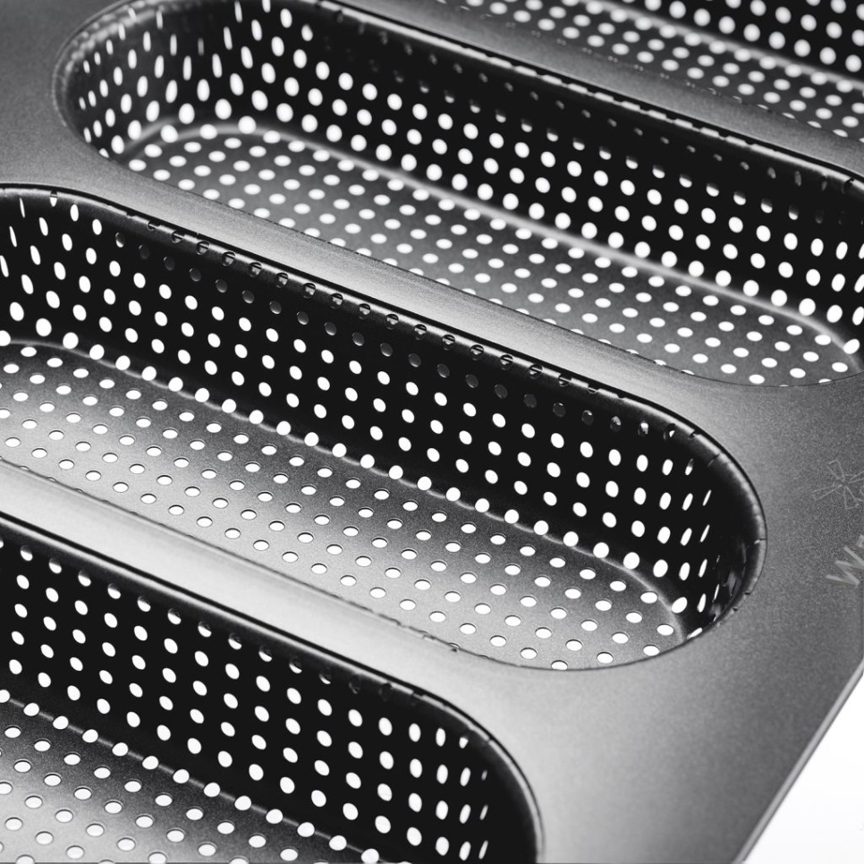 Gelochte Backform für Mini-Baguettes, antihaftbeschichtet - Westmark