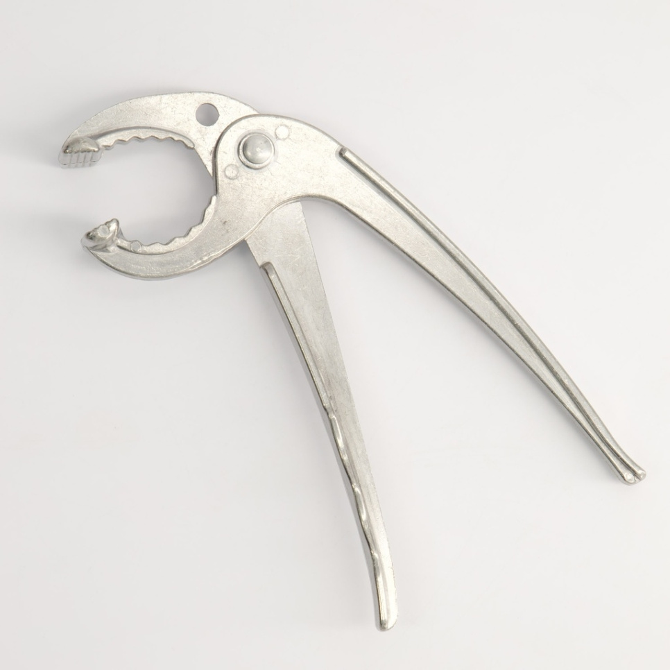 Tongs for Bibimbap bowl