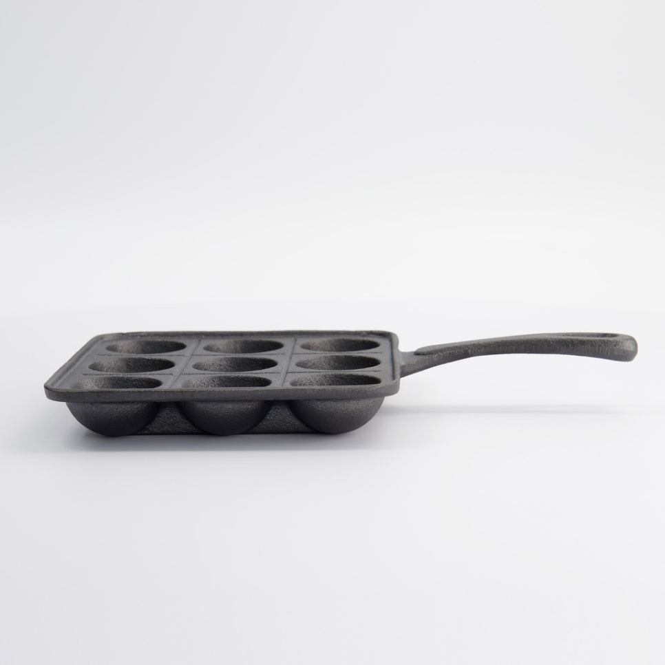 Cast iron takoyaki pan