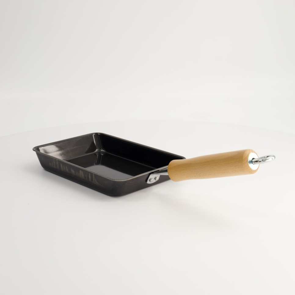 Japanese omelette pan