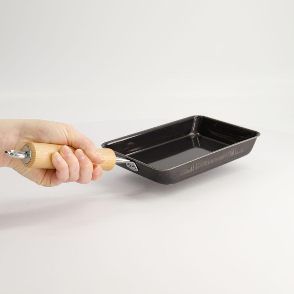 Japanese omelette pan