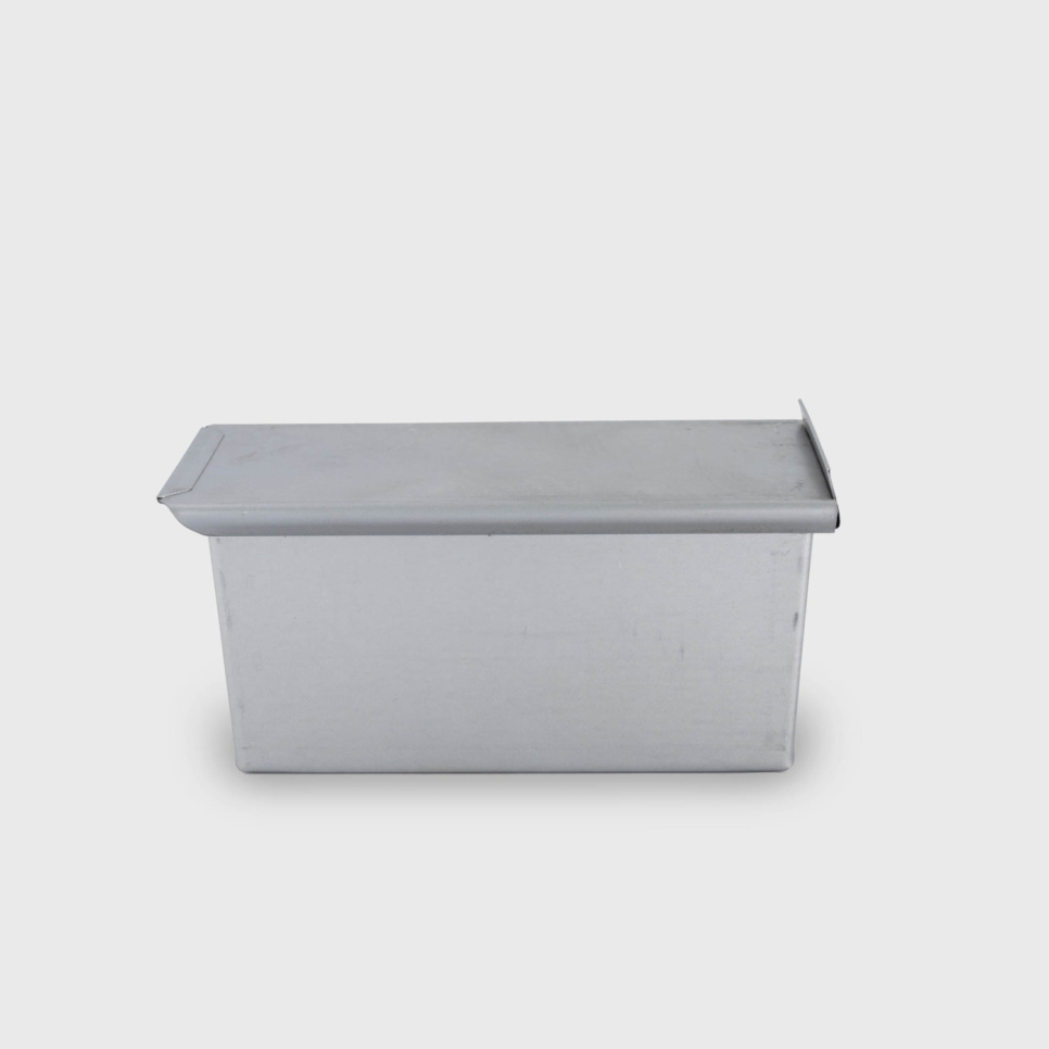 Shokupan, Japanese bread mold with lid, 18.5 x 9.5 x 9 cm