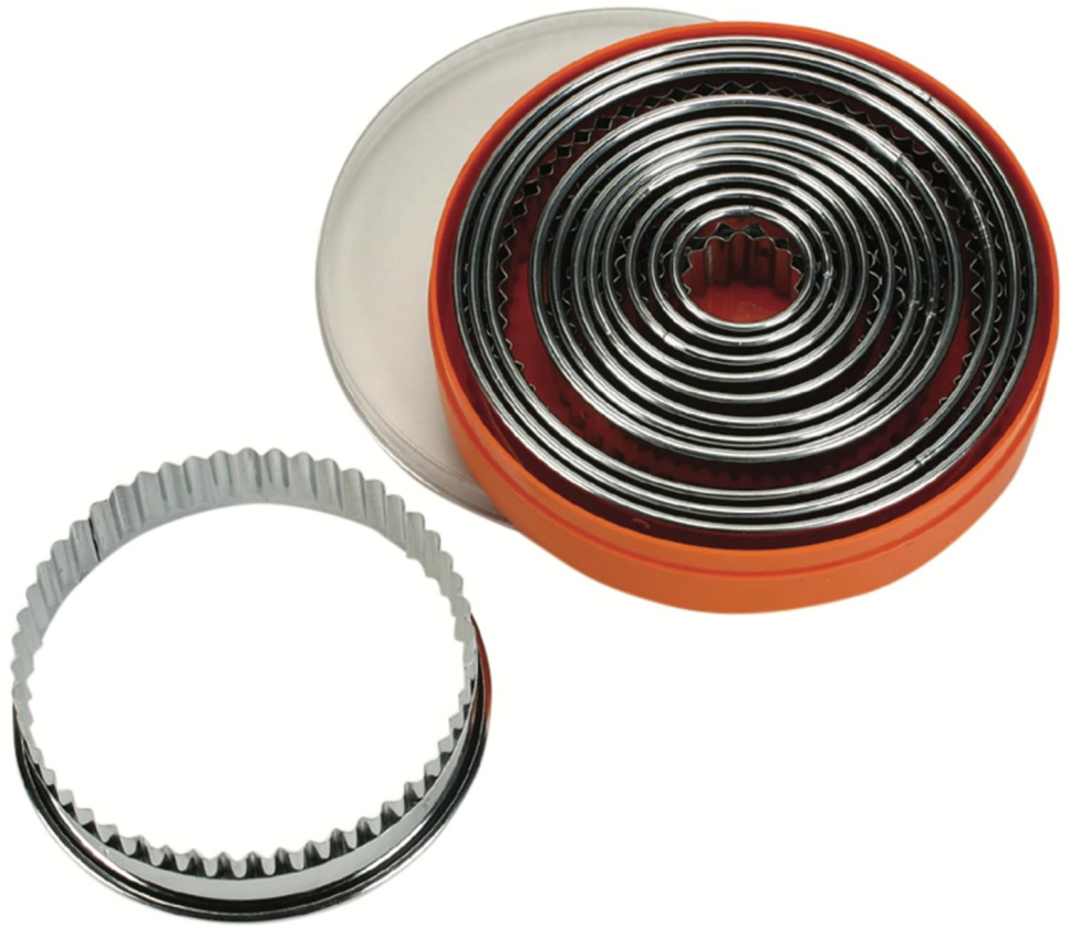 Wavy round cutters, set of 12 pieces - Schneider in the group Baking / Baking utensils / Cutters & punch rings at KitchenLab (2254-33773)