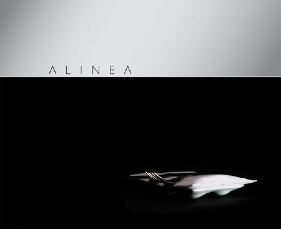 Alinea - Grant Achatz in the group Cooking / Cookbooks / Cuisines & Cultures / USA at KitchenLab (2304-36116)