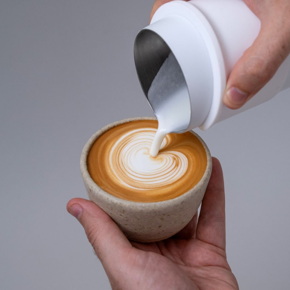 Subminimal FlowTip milk jug without handle, white